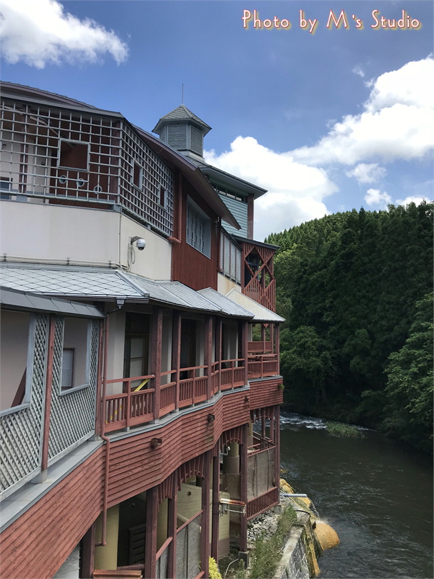 おんせん県おおいた　大分県竹田市直入町長湯　おすすめの湯　立ち寄り湯　飲泉場　家族湯　サウナ　冷泉　露天風呂　炭酸水素塩泉　炭酸泉　御前湯　ごぜんゆ　温泉療養文化館